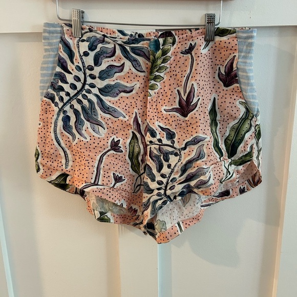 New Lanthropy Menara linen button down shirt and Moon Linen Shorts set - Picture 7 of 8